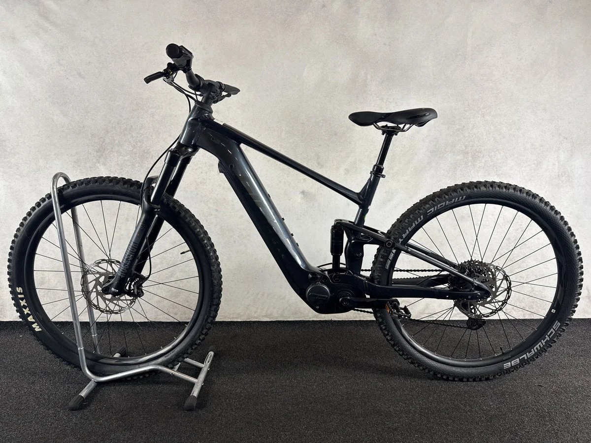 Giant Stance E+ 1 Gr 2023, Seitenansicht