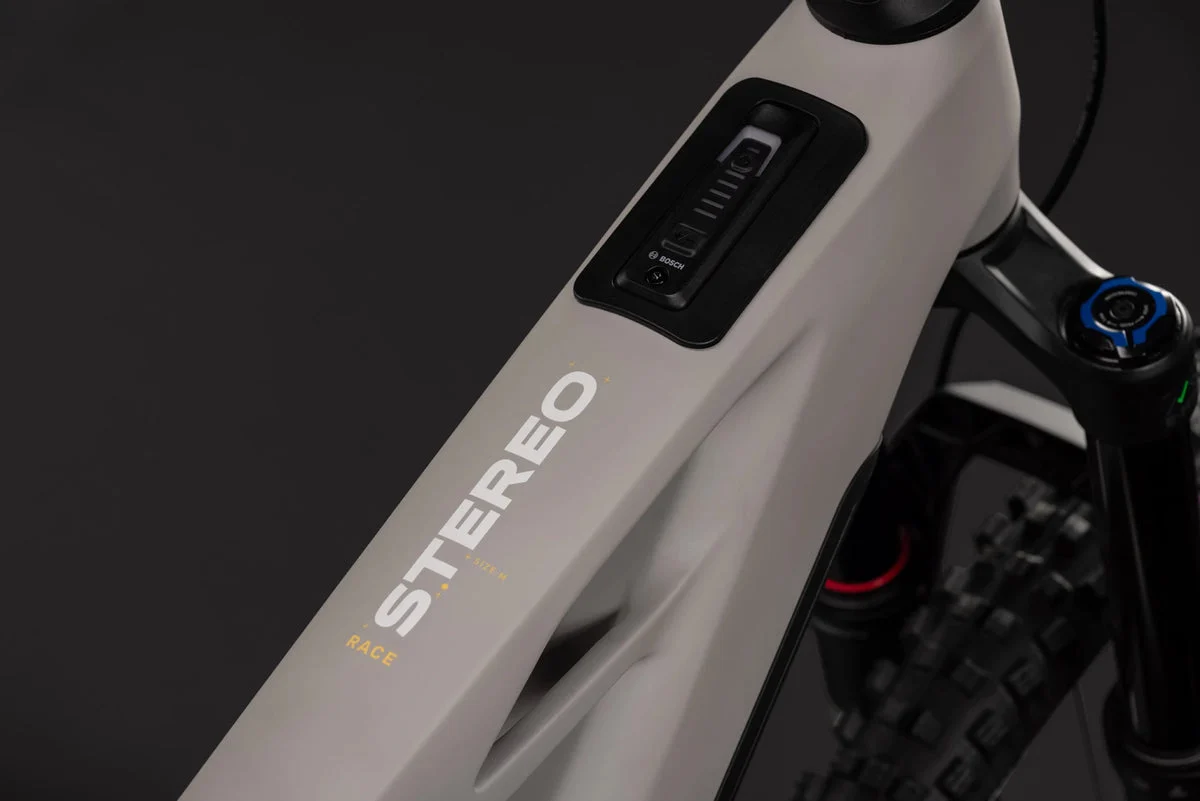 Cube Stereo Hybrid ONE77 HPC Race 800 2027, Bild 3