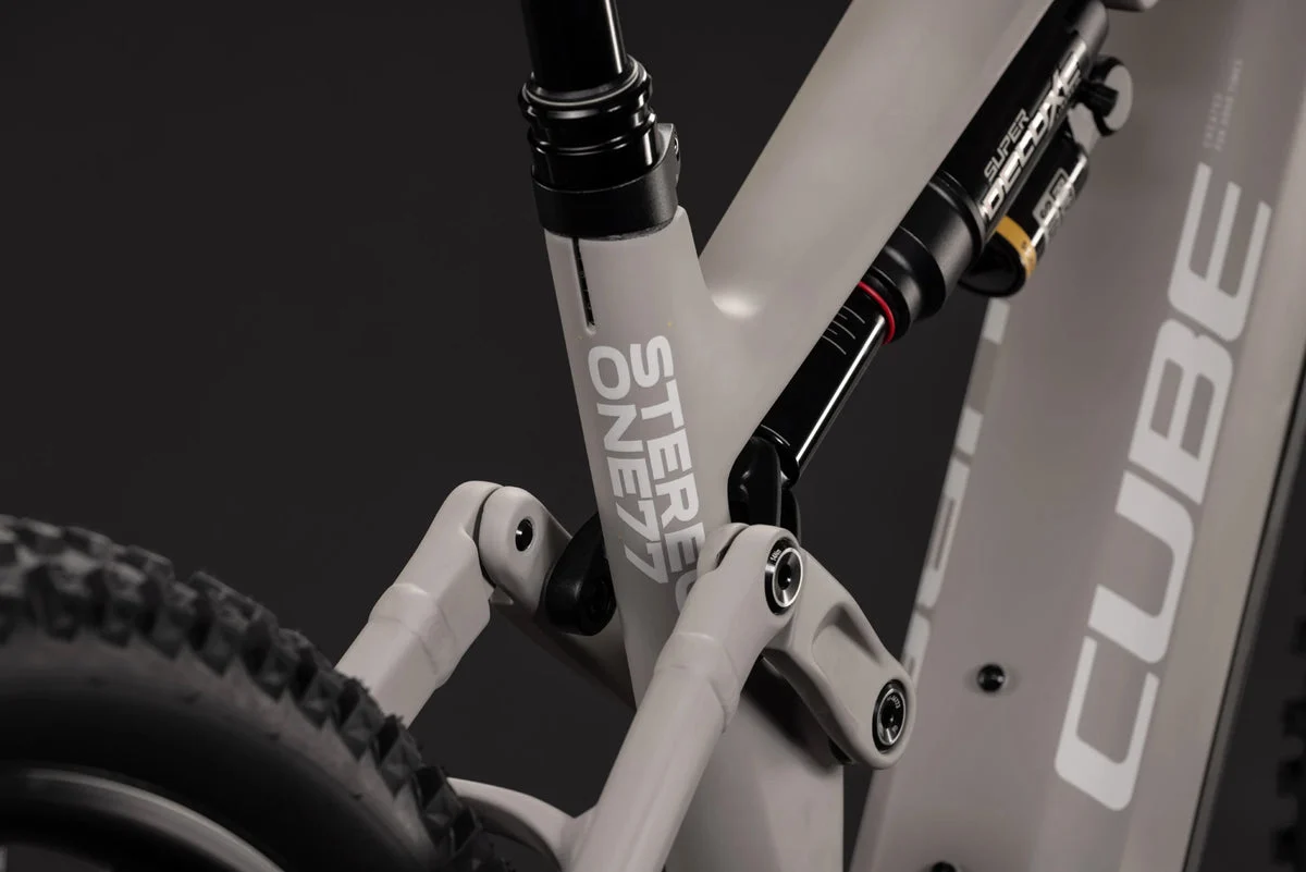 Cube Stereo Hybrid ONE77 HPC Race 800 2027, Bild 4