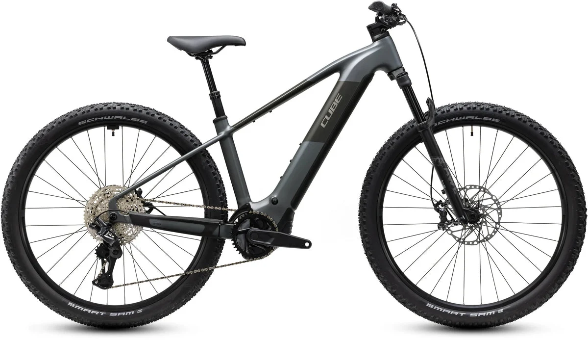 Cube Reaction Hybrid Race 800 2027, Seitenansicht