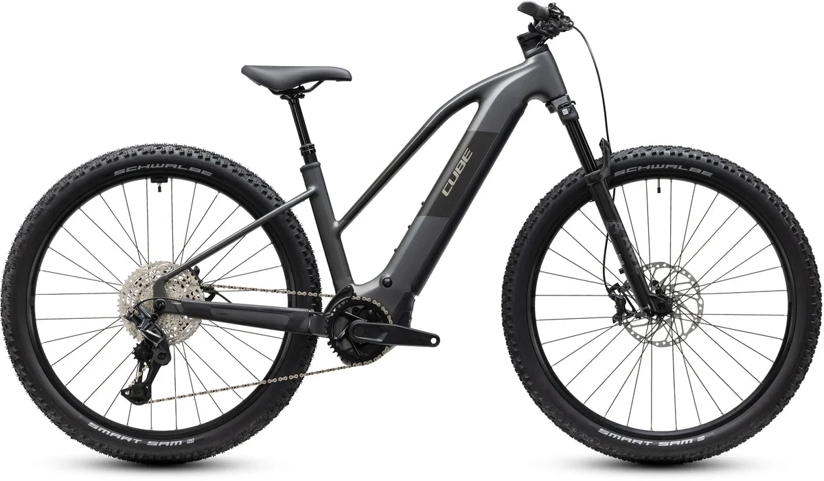 Cube Reaction Hybrid Race 800 2027, Seitenansicht