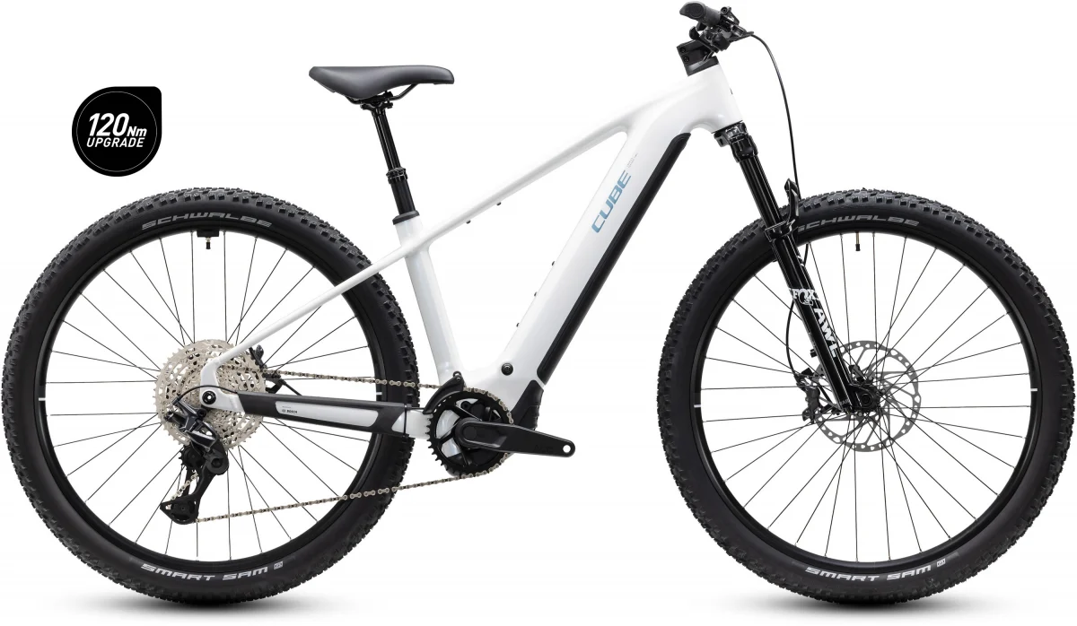 Cube Reaction Hybrid Race 800 snow, Seitenansicht