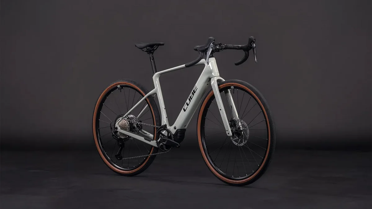 CUBE Nuroad Hybrid C:62 Race 400X 2026, Seitenansicht