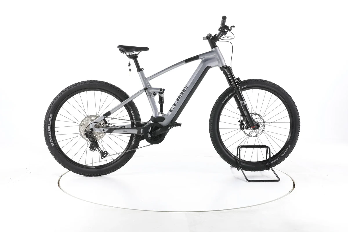 Cube Stereo Hybrid 120 Race 2023, Seitenansicht