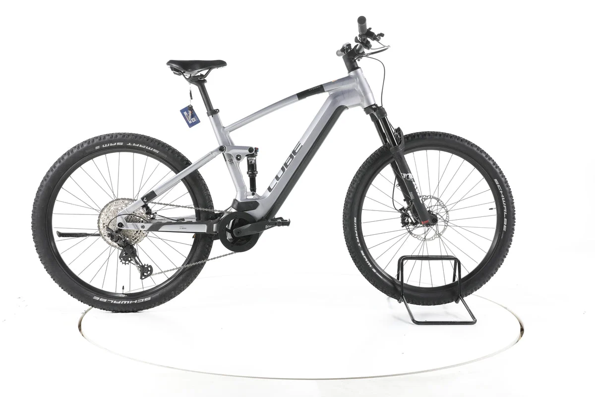 Cube Stereo Hybrid 120 Race 750 2023, Seitenansicht