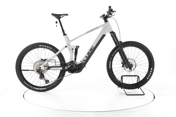 Cube Stereo Hybrid 160 HPC 2023