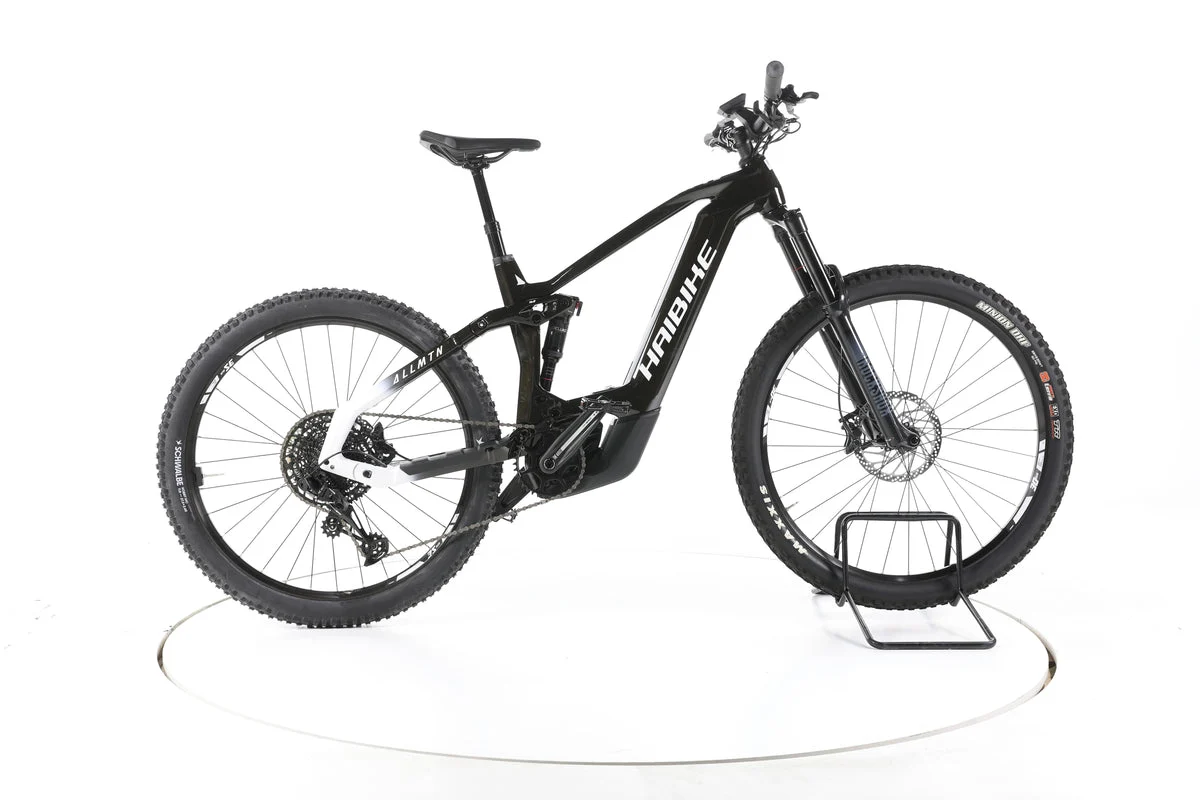 Haibike Allmtn CF8 2023, Seitenansicht