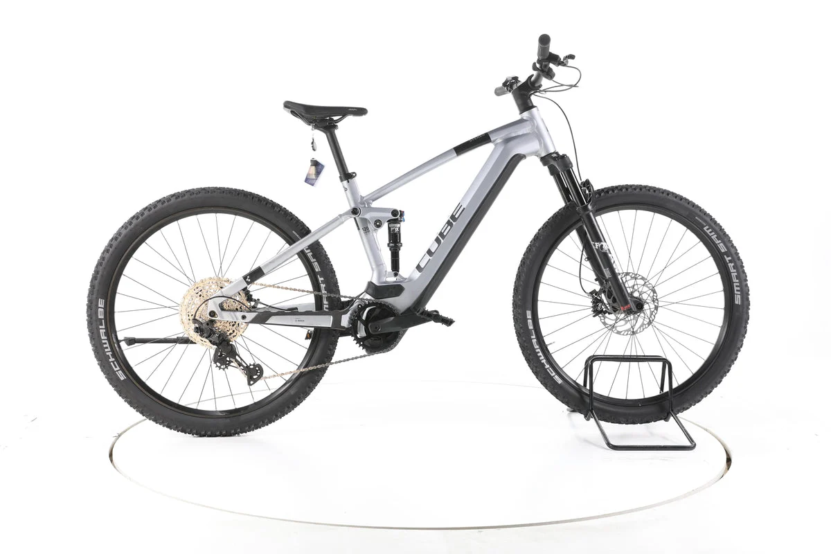 Cube Stereo Hybrid 120 Race 750 2023, Seitenansicht