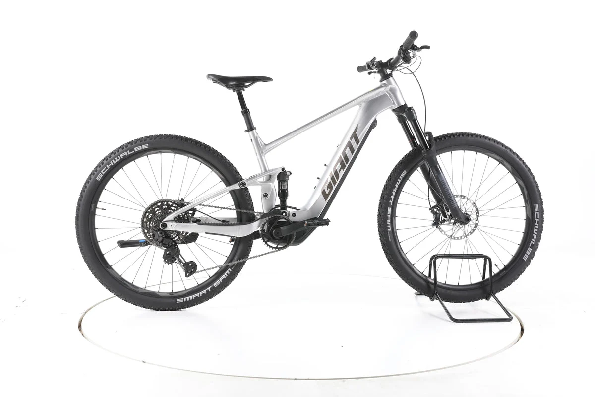 Giant Stance E+ Pro 0 2023, Seitenansicht