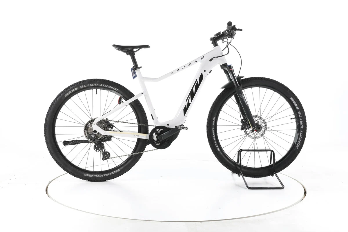 KTM Macina RACE 591 2022, Seitenansicht