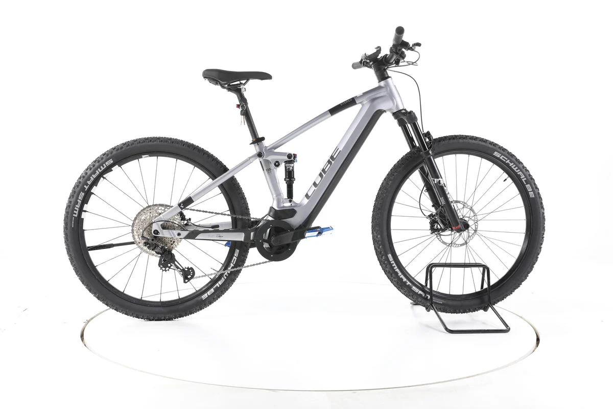Cube Stereo Hybrid 120 Race 2023, Seitenansicht