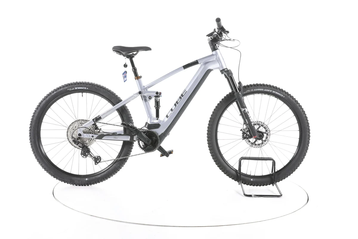 Cube Stereo Hybrid 120 Race 2023, Seitenansicht