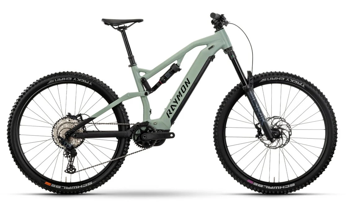 Raymon Trailray 150 Pro 800 Wh Fully, Seitenansicht