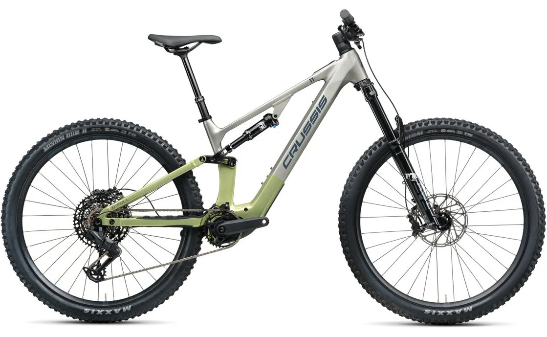 Crussis e-Full 11.11 800 Wh Fully, Seitenansicht