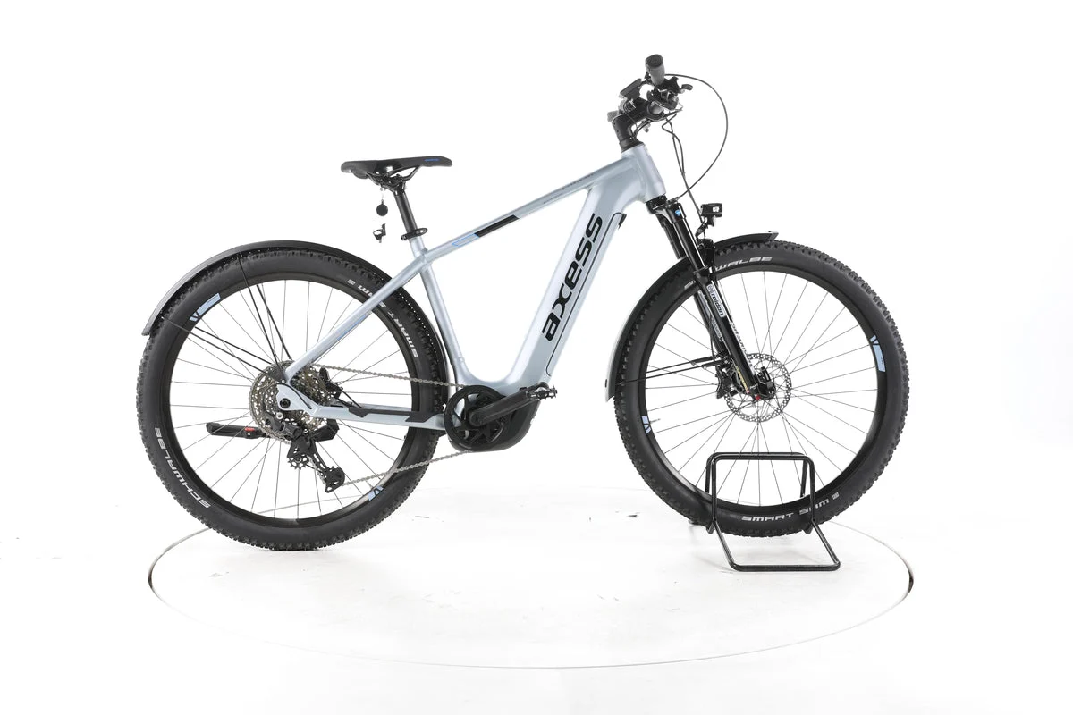 Axess Pro 2026, Seitenansicht