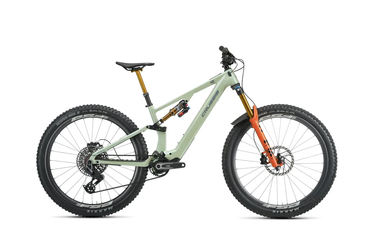 Crussis e-Full 12.11-PRO 800 2026, Seitenansicht