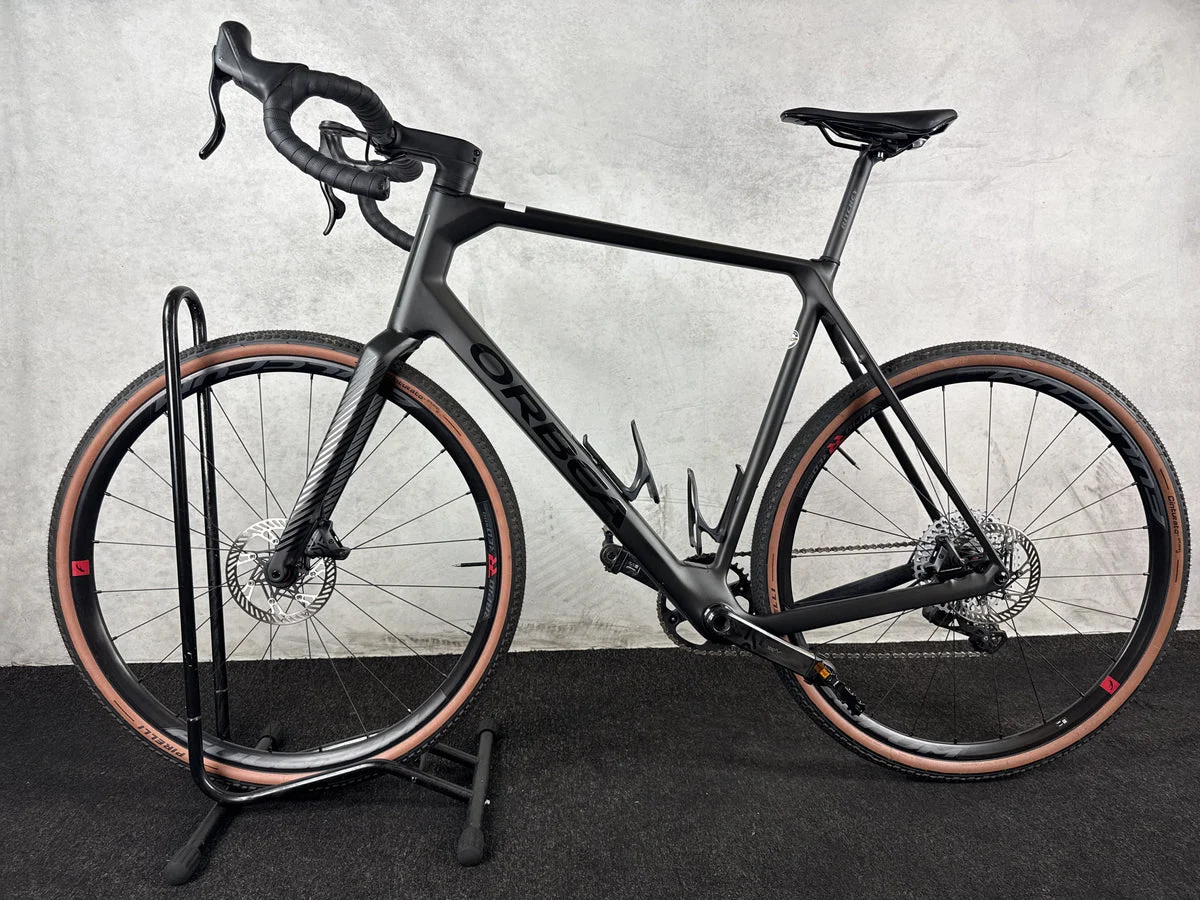 Orbea TERRA M22TEAM 1X 2024, Seitenansicht