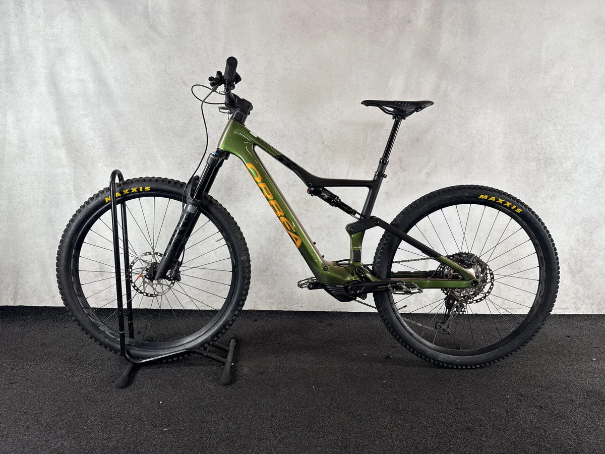 Orbea Rise M20 2024, Seitenansicht