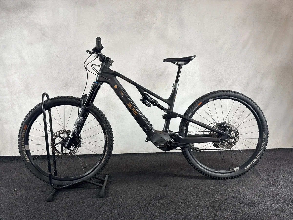 Rotwild R.E375 FS CORE 2024, Seitenansicht