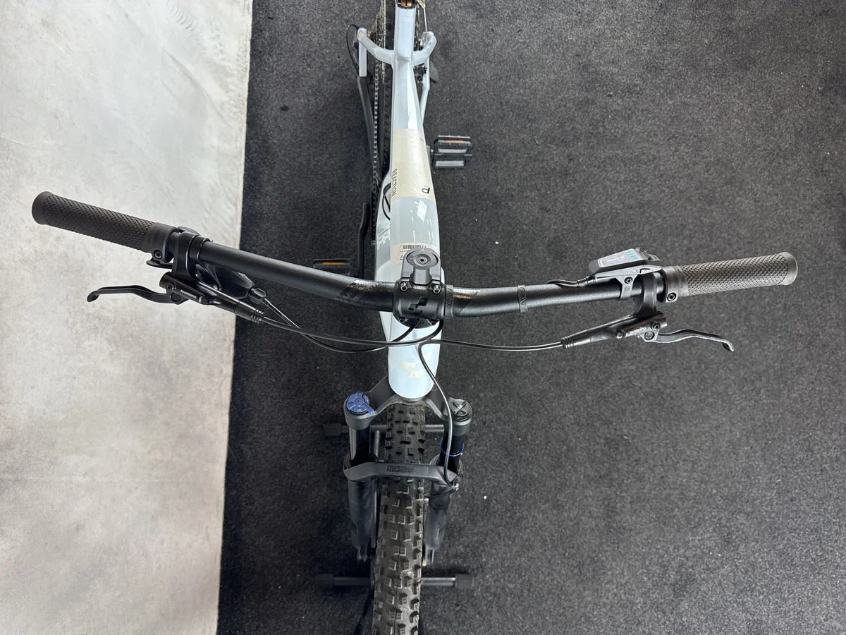 Cube Reaction Hybrid Pro 2023, Bild 5