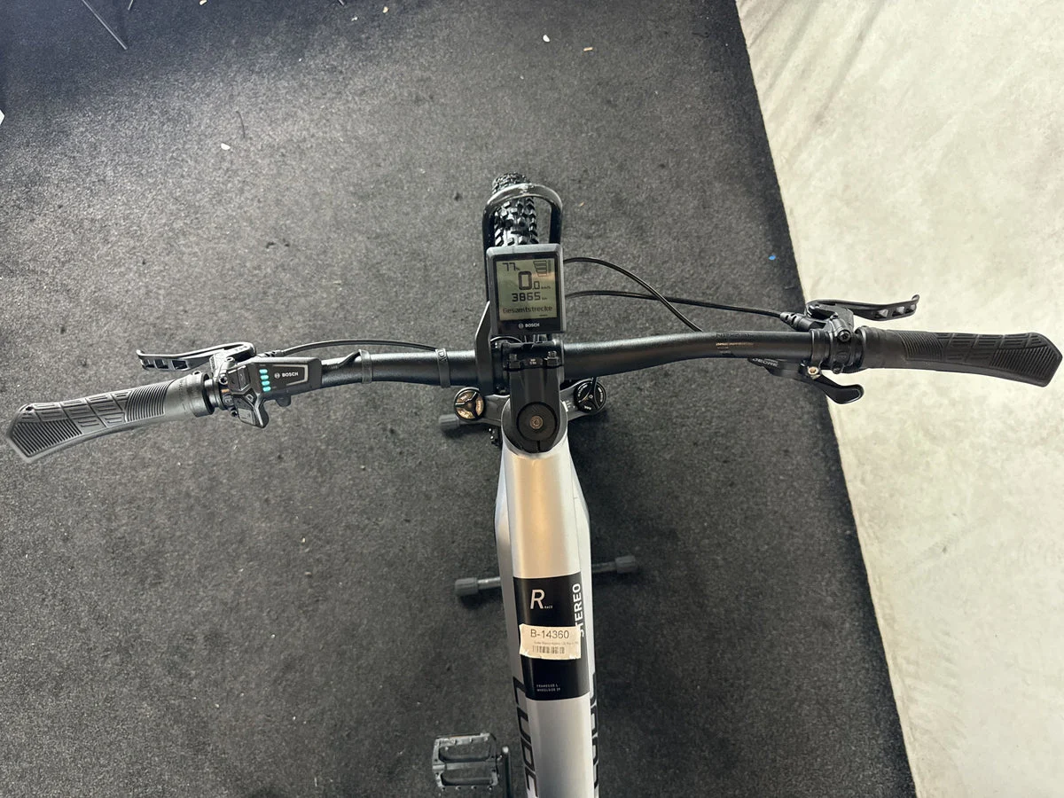 Cube Stereo Hybrid 120 Race 750 2023, Bild 3