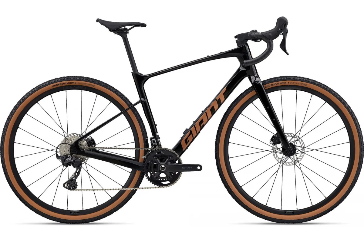 Giant Revolt Advanced 2 2025, Seitenansicht