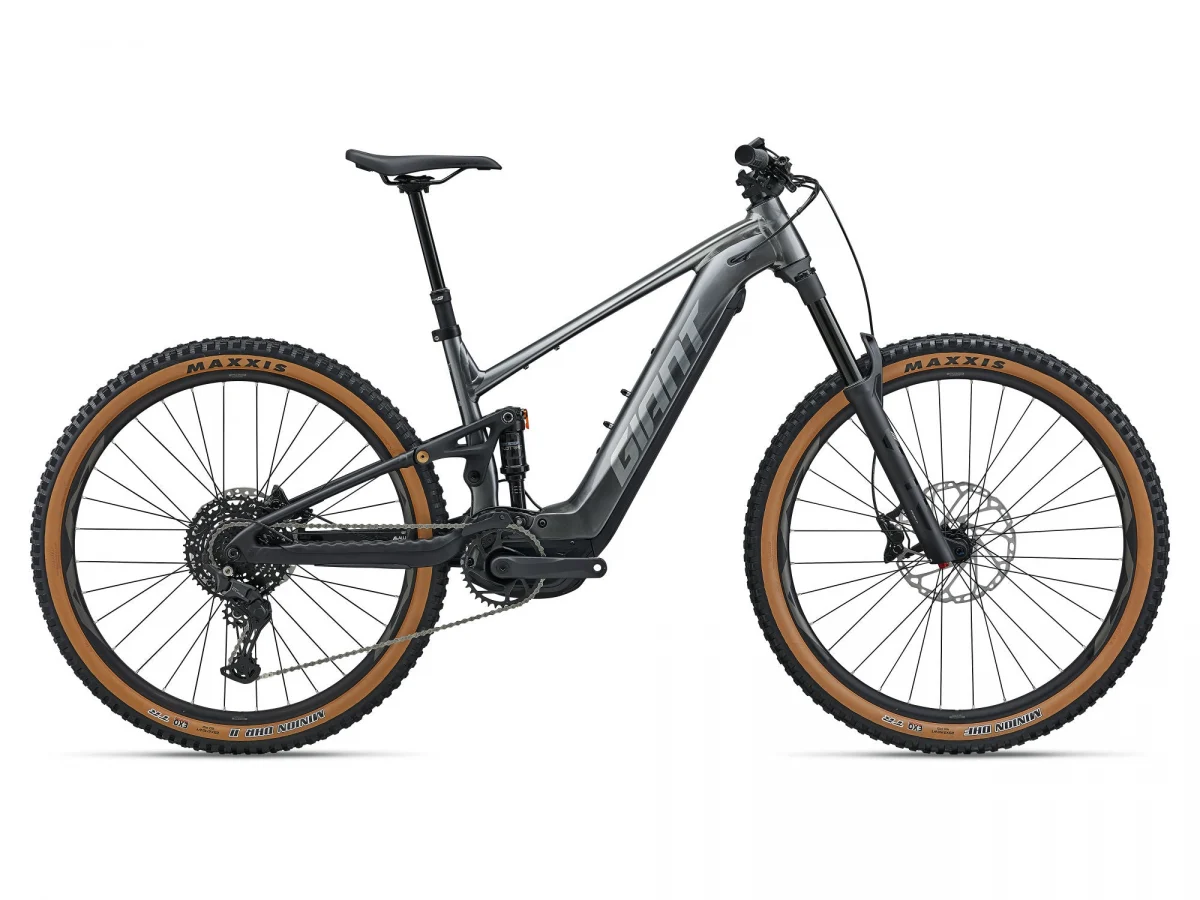 Giant Stance E+ 1 Charcoal 2027, Seitenansicht