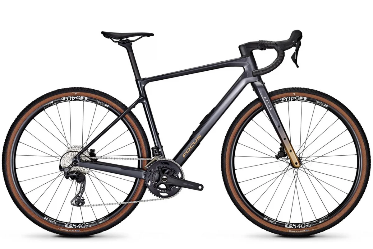 Focus Atlas 8.7 Steel Diamond 2026-2027 2026, Seitenansicht