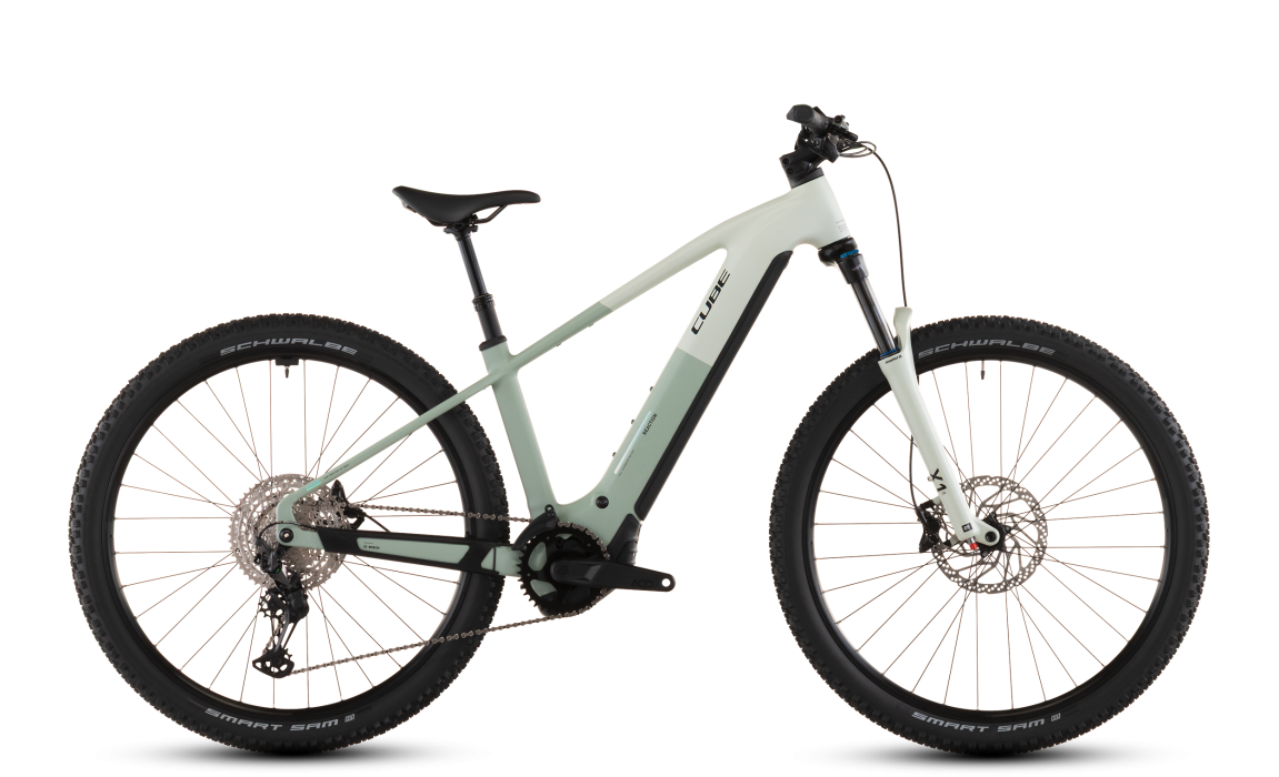 CUBE Reaction Hybrid Pro 800, Seitenansicht