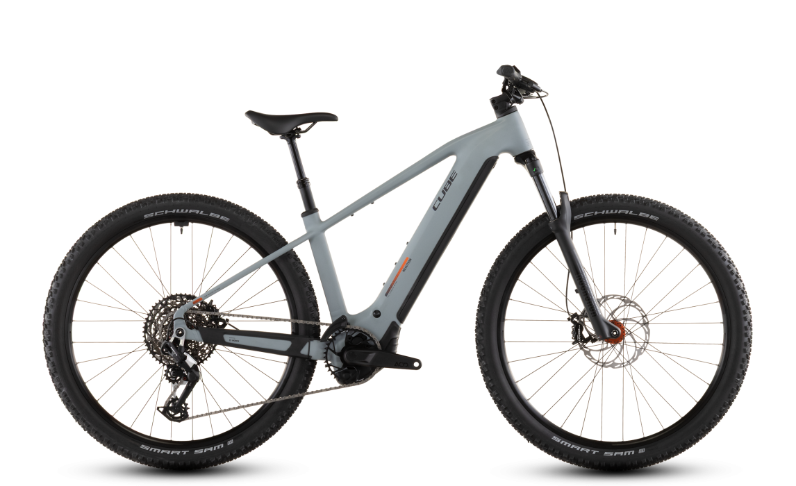 CUBE Reaction Hybrid Race 800, Seitenansicht
