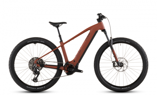 CUBE Reaction Hybrid Race 800
