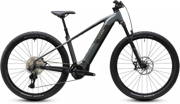 CUBE Reaction Hybrid Race 800